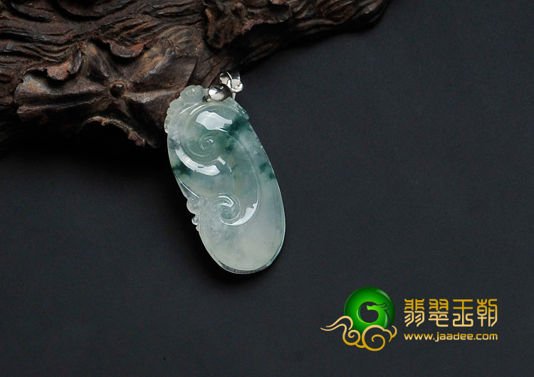 冰种飘花缅甸翡翠如意挂件