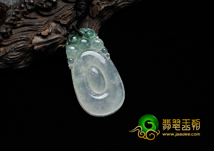 冰种飘绿花缅甸翡翠有求必应挂件
