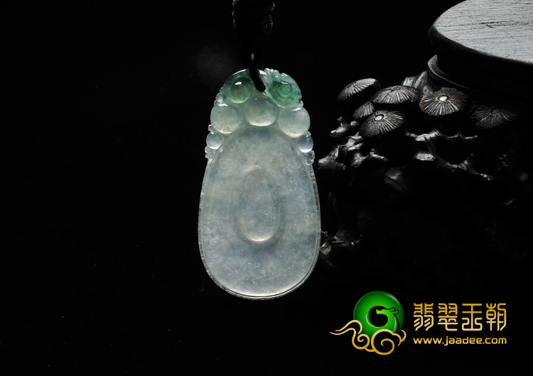 冰种飘绿花缅甸翡翠有求必应挂件