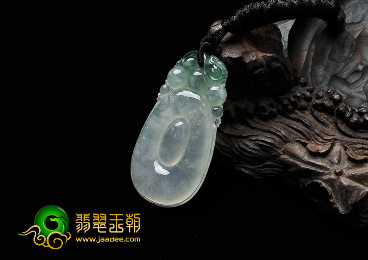 冰种飘绿花缅甸翡翠有求必应挂件
