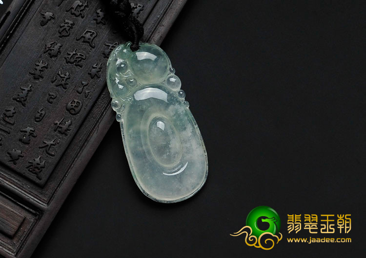 冰种晴水缅甸翡翠有求必应挂件