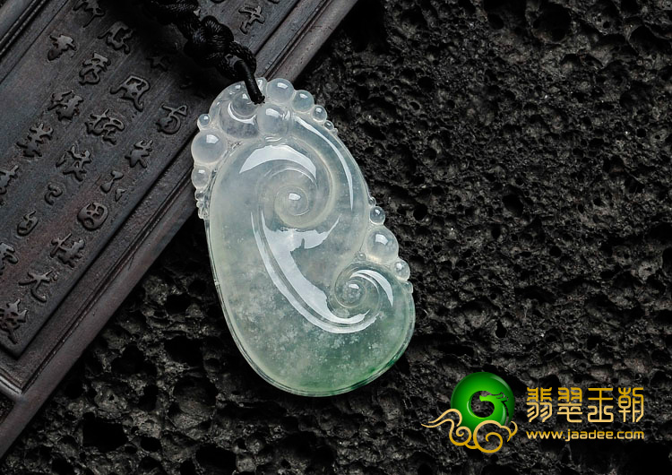 冰种略飘花缅甸翡翠如意寿挂件