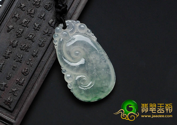 冰种略飘花缅甸翡翠如意寿挂件