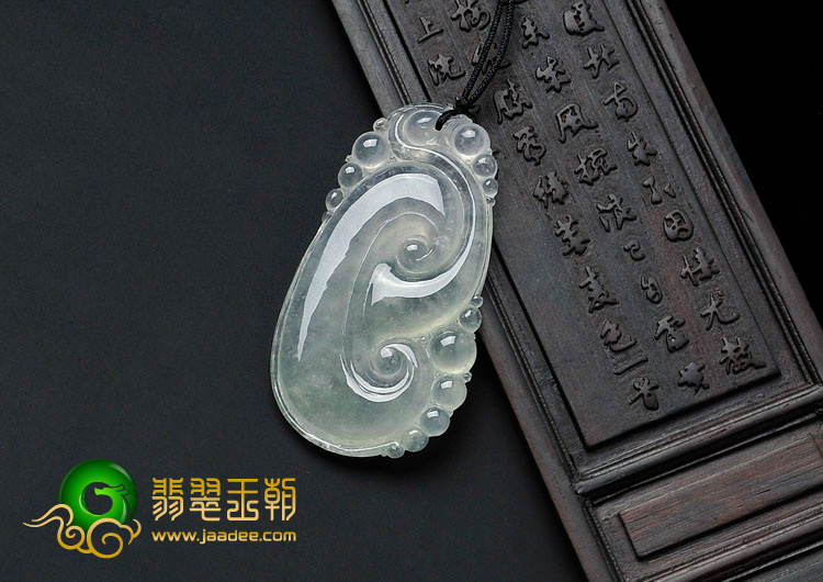 冰种淡晴水缅甸翡翠如意寿挂件