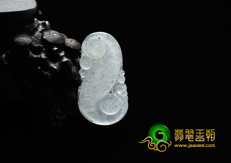 冰种淡晴水缅甸翡翠龙行如意挂件