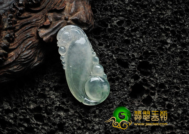 冰种晴水缅甸翡翠龙行如意挂件