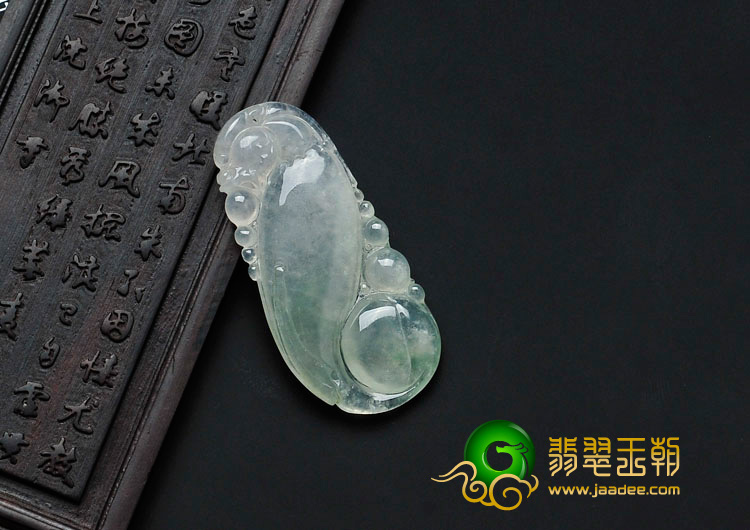 冰种晴水缅甸翡翠龙行如意挂件