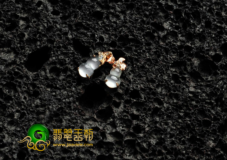 玻璃种缅甸翡翠镶玫瑰金葫芦耳钉