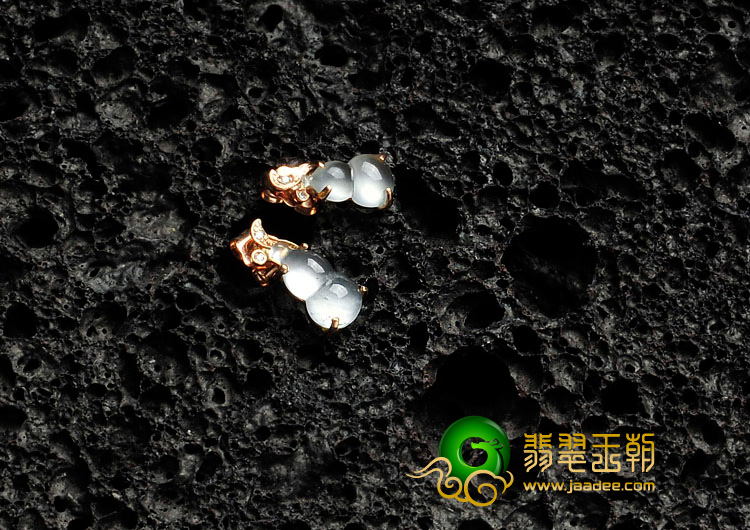 玻璃种缅甸翡翠镶玫瑰金葫芦耳钉