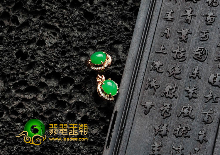 糯冰种翠色缅甸翡翠镶玫瑰金耳钉