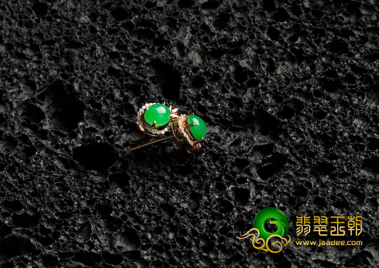 糯冰种翠色缅甸翡翠镶玫瑰金耳钉