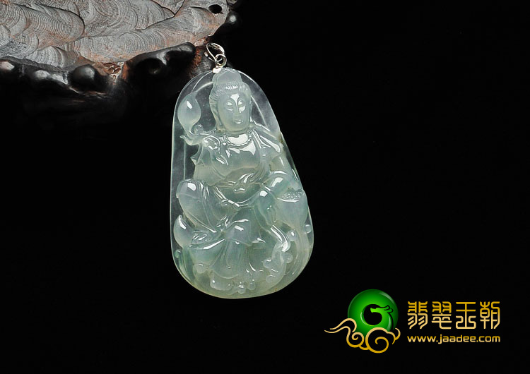 冰玻种淡晴水缅甸翡翠莲花观音挂件