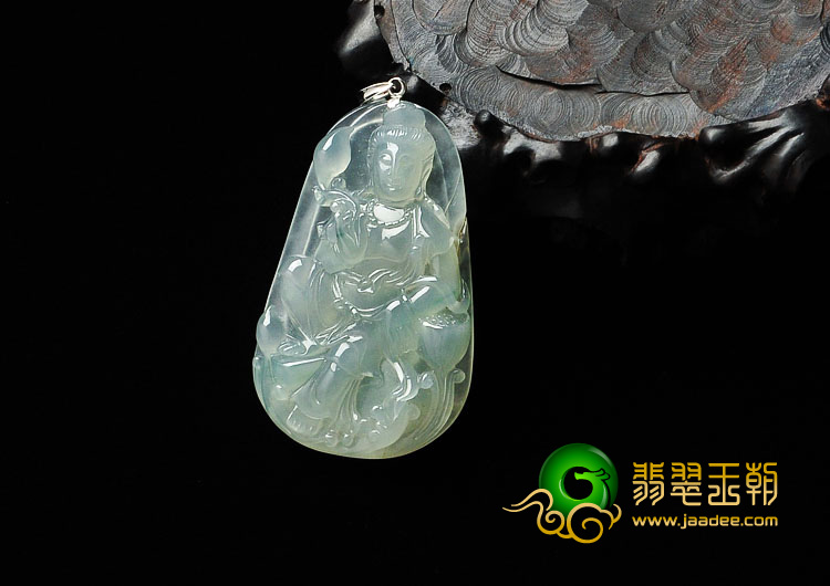 冰玻种淡晴水缅甸翡翠莲花观音挂件
