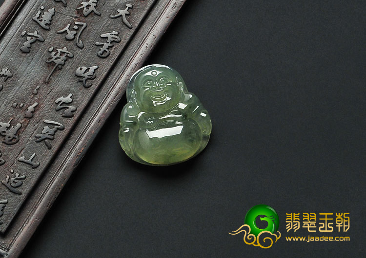 冰种淡黄翡飘花缅甸翡翠玉佛挂件