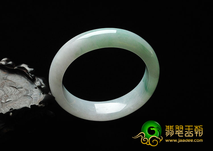 糯冰种飘绿花缅甸翡翠手镯（51.1mm）