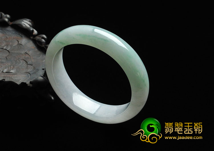 糯冰种飘绿花缅甸翡翠手镯（51.1mm）