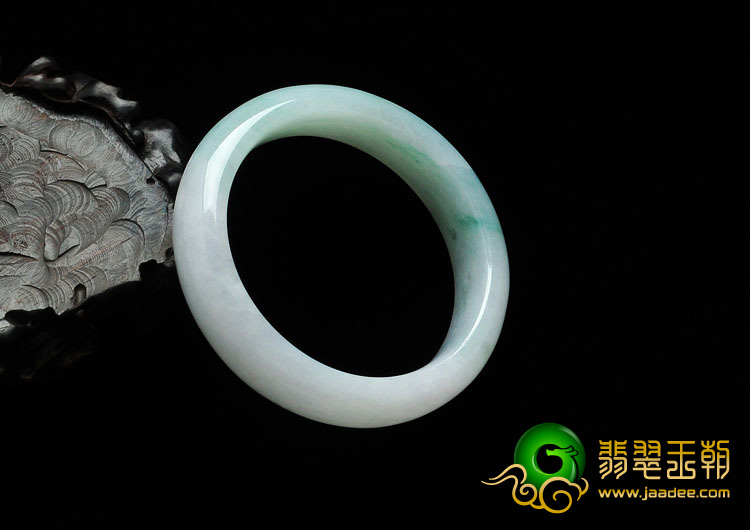 糯冰种飘绿花缅甸翡翠手镯（51.1mm）
