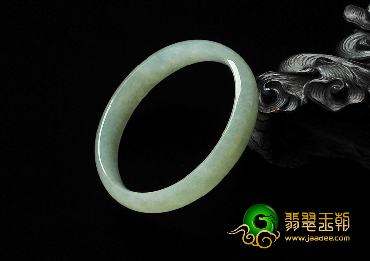 冰种晴水缅甸翡翠贵妃镯（52.7mm-46.6mm）