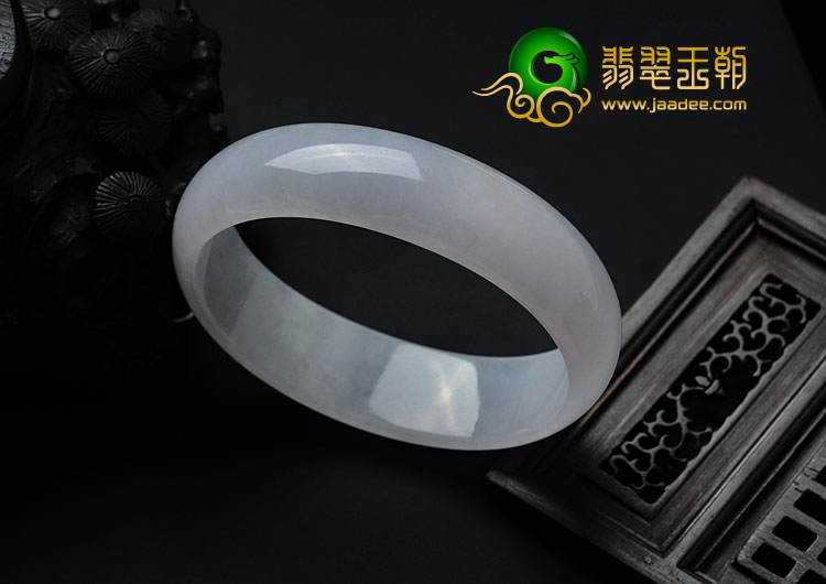 糯冰种淡紫罗兰缅甸翡翠贵妃镯（51.4mm-45.9mm）