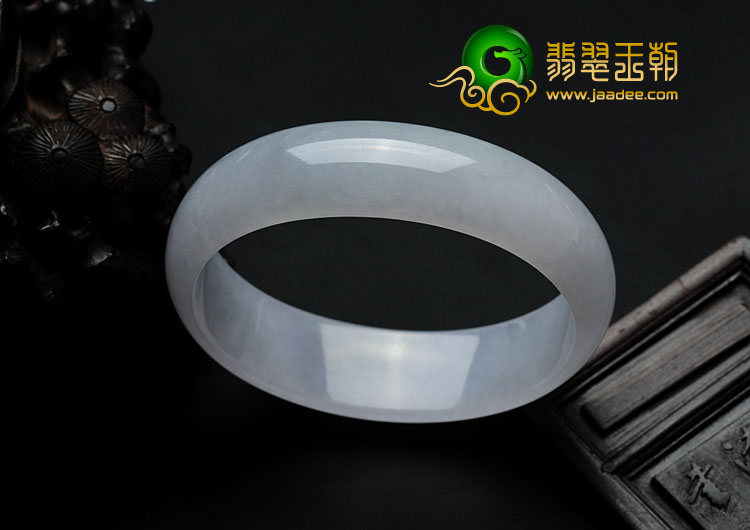糯冰种淡紫罗兰缅甸翡翠贵妃镯（51.4mm-45.9mm）