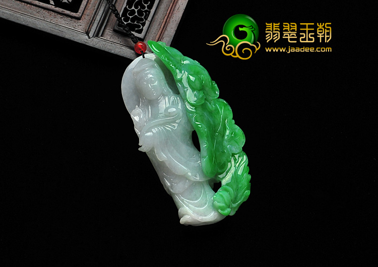糯冰种阳绿缅甸翡翠依莲观音挂件