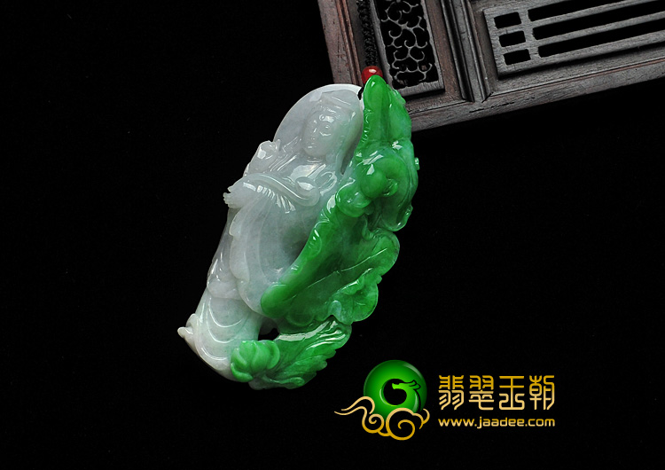 糯冰种阳绿缅甸翡翠依莲观音挂件