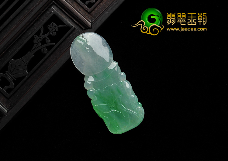 冰种飘翠缅甸翡翠站观音挂件
