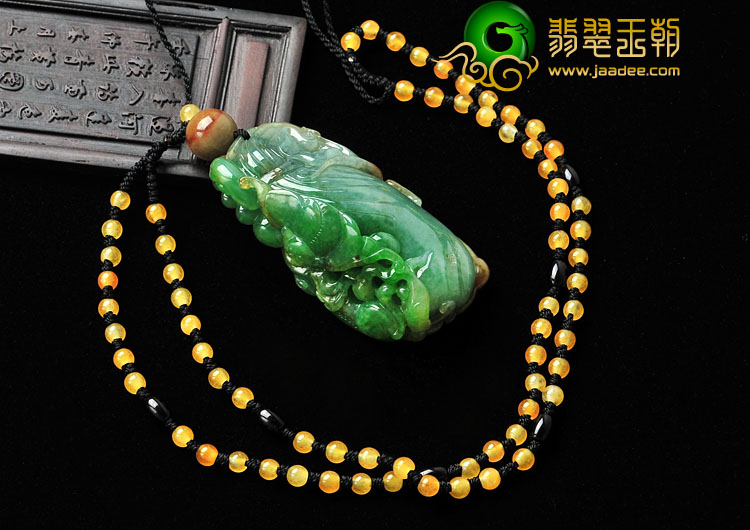 糯冰种黄加绿缅甸翡翠封侯聚宝挂件