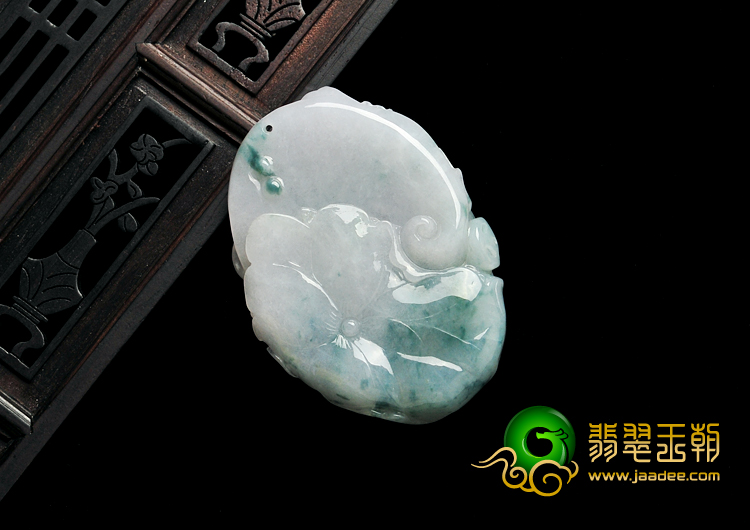 糯冰种飘花缅甸翡翠呱呱进财挂件