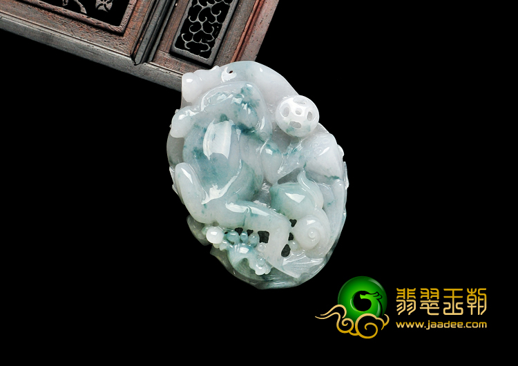 糯冰种飘花缅甸翡翠呱呱进财挂件