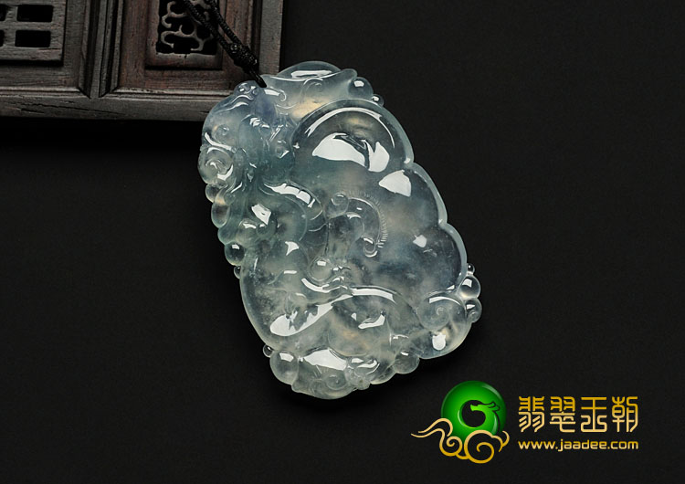 冰玻种晴水缅甸翡翠龙行如意挂件
