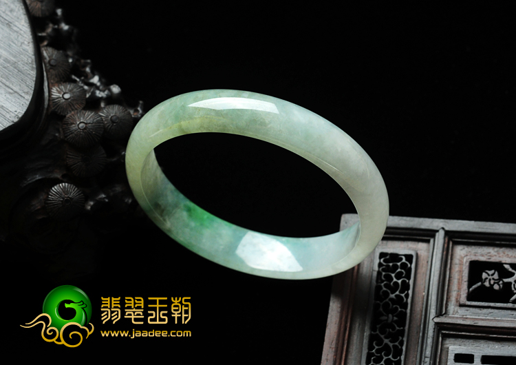 冰种飘翠缅甸翡翠手镯（59.2mm）