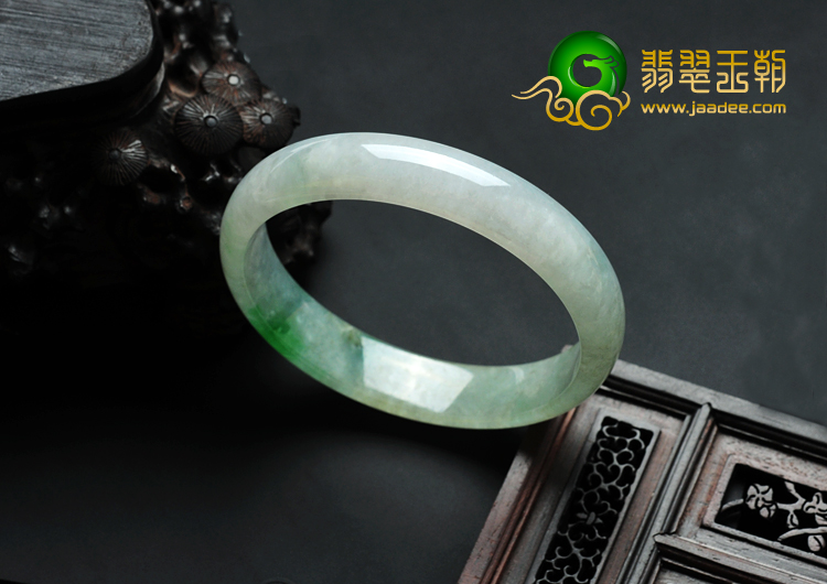冰种飘翠缅甸翡翠手镯（59.2mm）