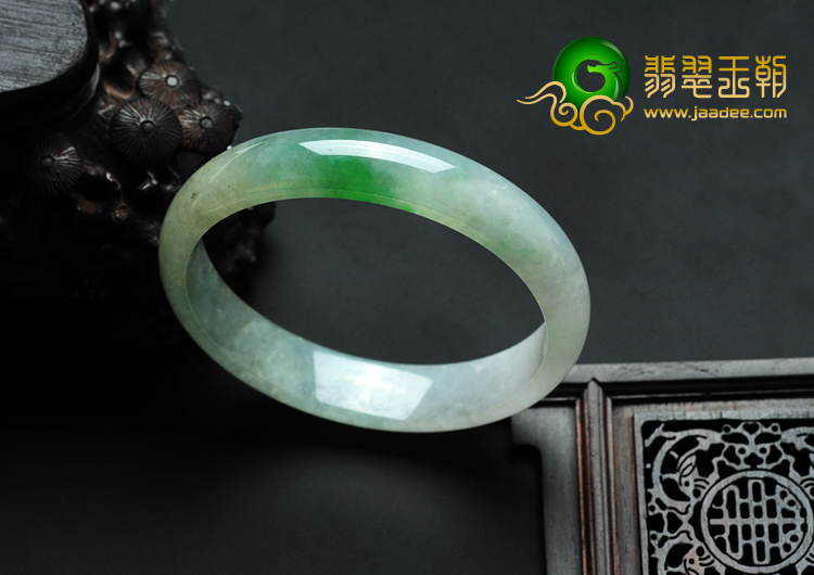 冰种飘翠缅甸翡翠手镯（59.2mm）