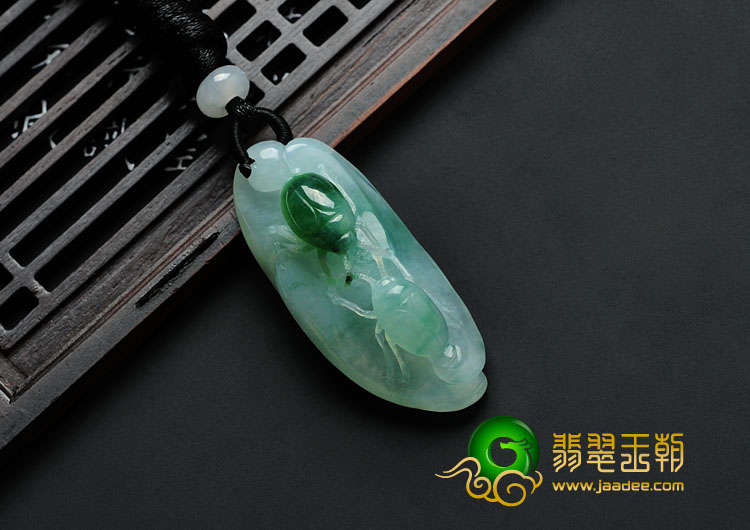 冰种飘翠缅甸翡翠富甲天下挂件