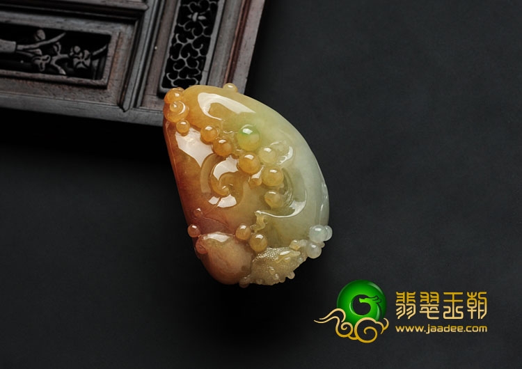 糯冰种三彩缅甸翡翠英明神武挂件