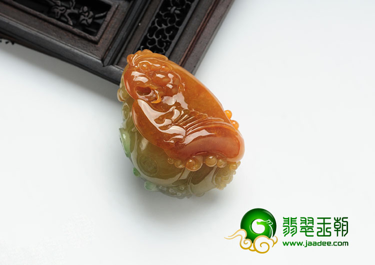 糯冰种三彩缅甸翡翠英明神武挂件