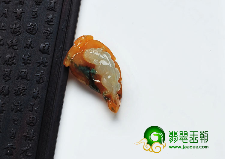 糯冰种黄翡飘花缅甸翡翠貔貅挂件