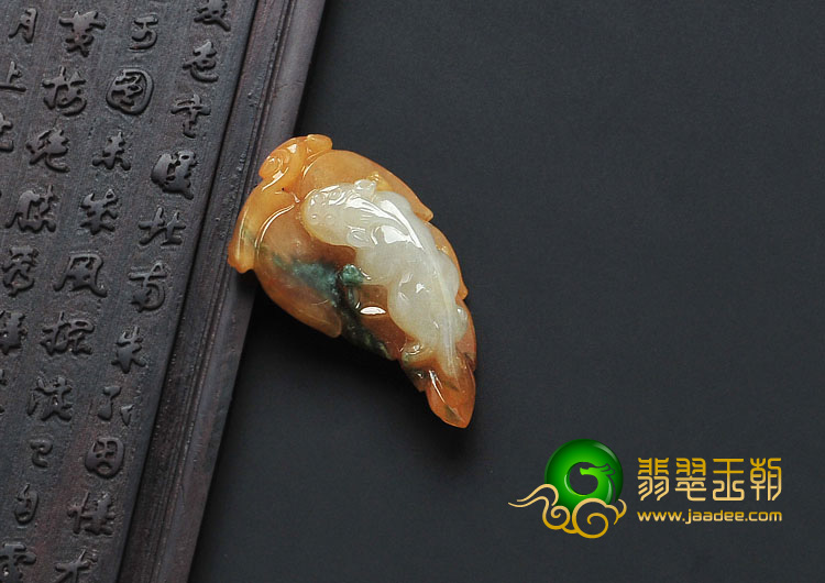 糯冰种黄翡飘花缅甸翡翠貔貅挂件