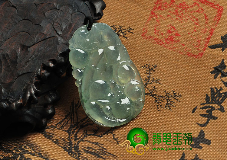 冰种晴水缅甸翡翠龙行如意挂件