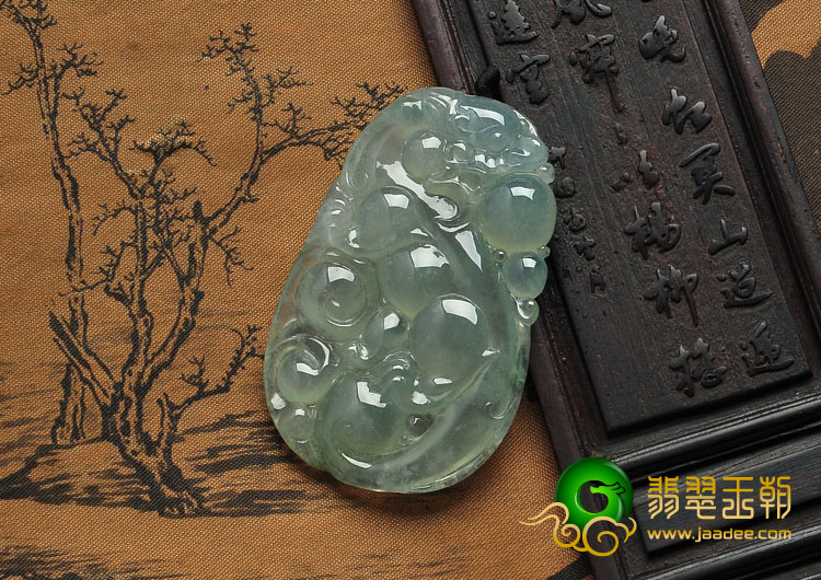 冰种晴水缅甸翡翠龙行如意挂件
