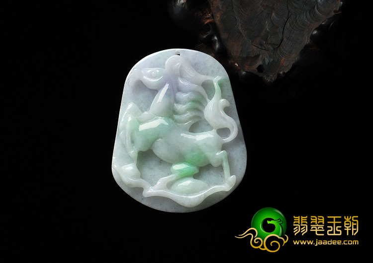 糯冰种春带彩缅甸翡翠马牌挂件