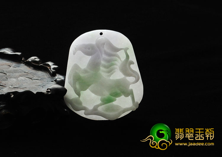 糯冰种春带彩缅甸翡翠马牌挂件