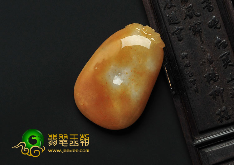 (超值推荐)糯冰种黄翡缅甸翡翠年年有余挂件