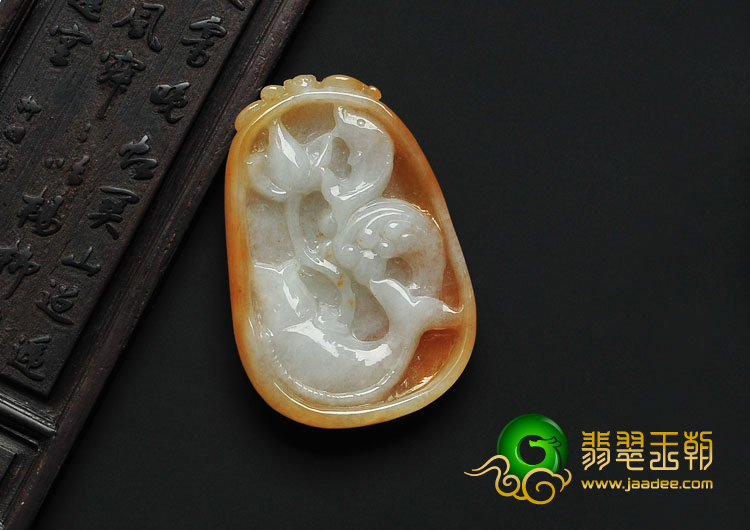 (超值推荐)糯冰种黄翡缅甸翡翠年年有余挂件