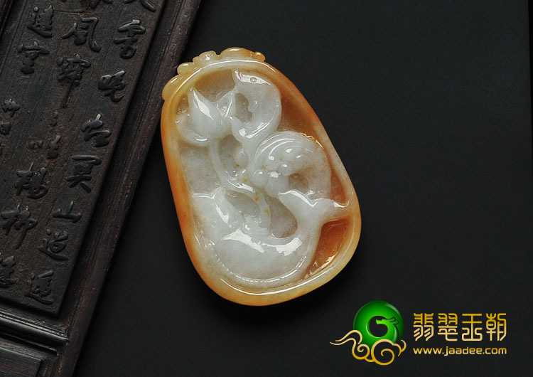 (超值推荐)糯冰种黄翡缅甸翡翠年年有余挂件