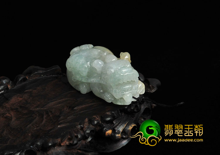 糯冰种晴水黄翡缅甸翡翠貔貅挂件