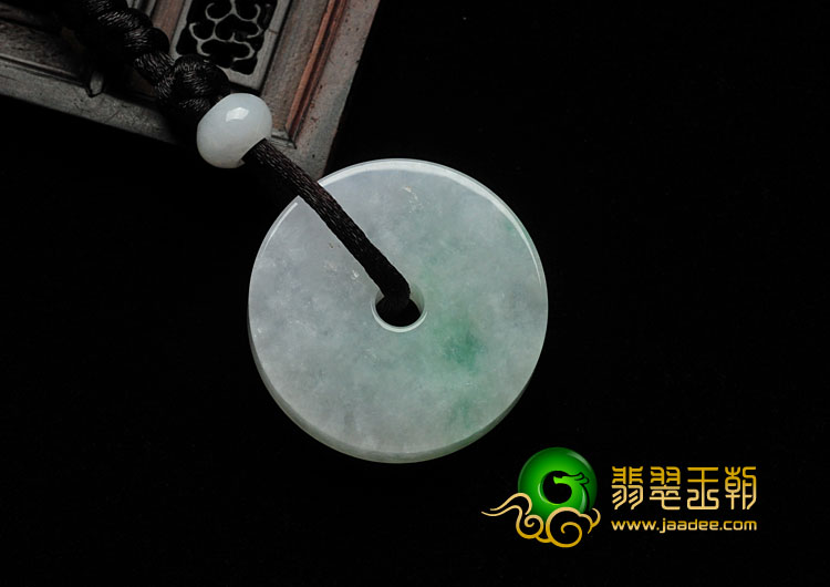 糯冰种飘绿花缅甸翡翠平安扣挂件
