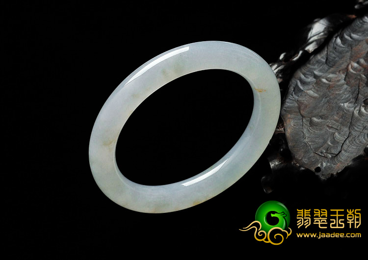 糯冰种晴水缅甸翡翠圆条手镯（58.2mm）