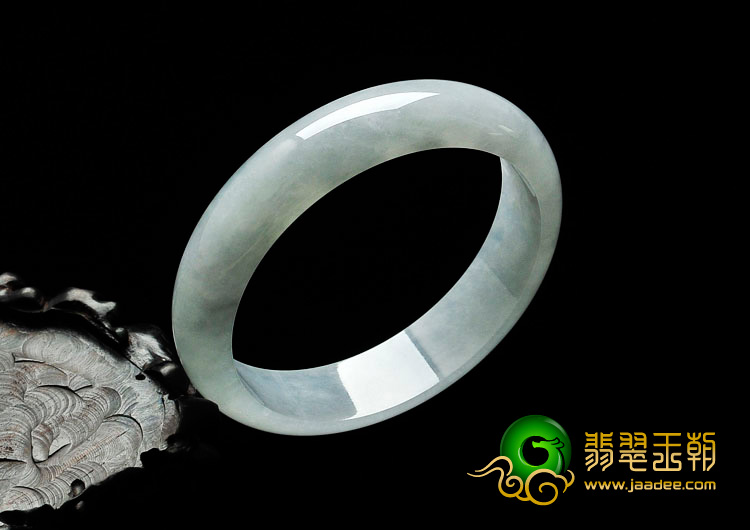 糯冰种晴水缅甸翡翠手镯（58mm）